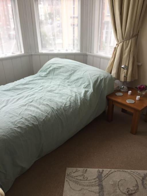 Turret Corner, Colwyn Bay, 5Min Walk To Sandy Beach Villa Conwy Esterno foto